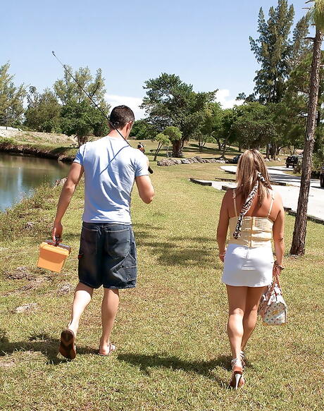 Curious american mature Tyra Love banged hard in her shaved pussy after hot cock suck 